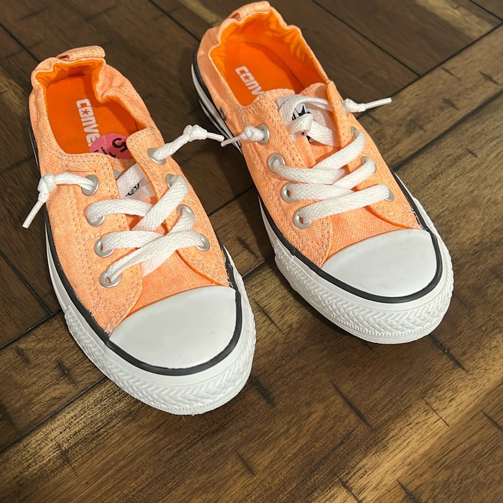 Bright orange Converse all stars size 5 1/2 Chuck Taylor's
